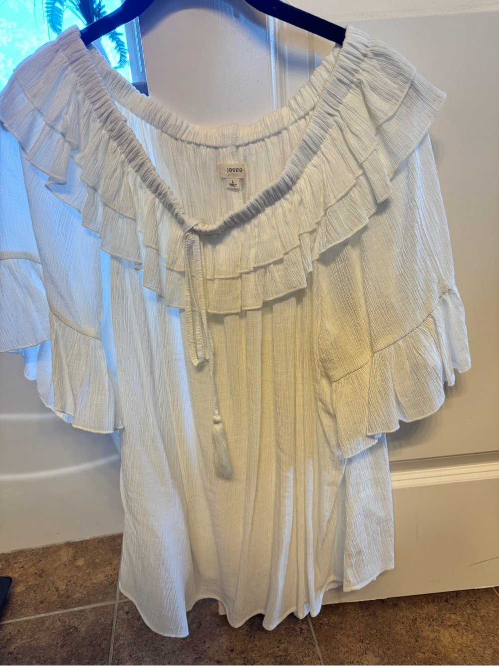 easel White Ruffled Off-Shoulder Peasant Tunic